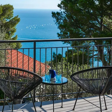 Villa Nel Blu 8, Emma Cervo
