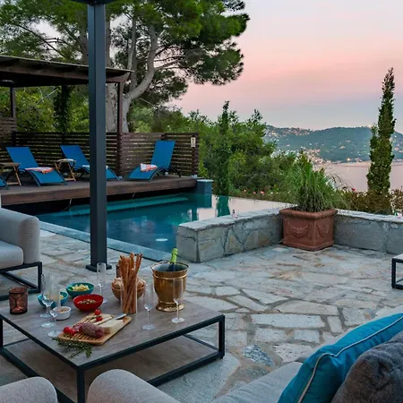 Nel Blu 8, Emma Villa Cervo